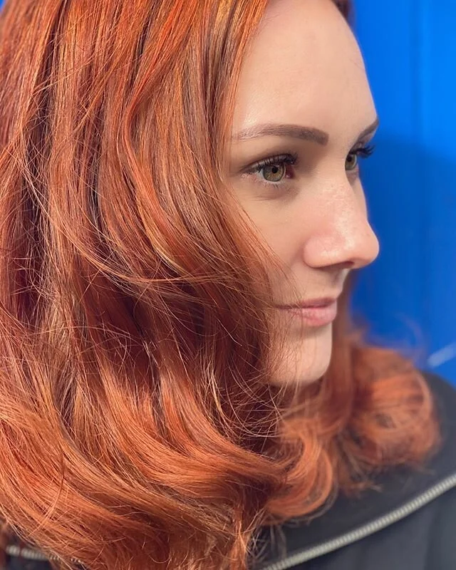 Couldn&rsquo;t LOVE this flame red on @katz1300 any harder!🔥🔥Definitely worth a try if you&rsquo;re looking to up your colour game this winter🍁Warm toasty tones are hot right now, and if you&rsquo;re a wee bit timid maybe try just a hint in your brunette or blonde do&rsquo;🤩#autumnvibes🍁 #redhead #warmtones #devereuxandvilliger