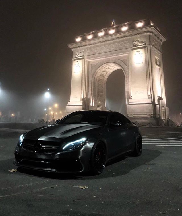 Paris never looked better.... 😍

#paris #arcdetriomphe #poker #pokerlife #supercars #goodlife #pokergames #pokerstars