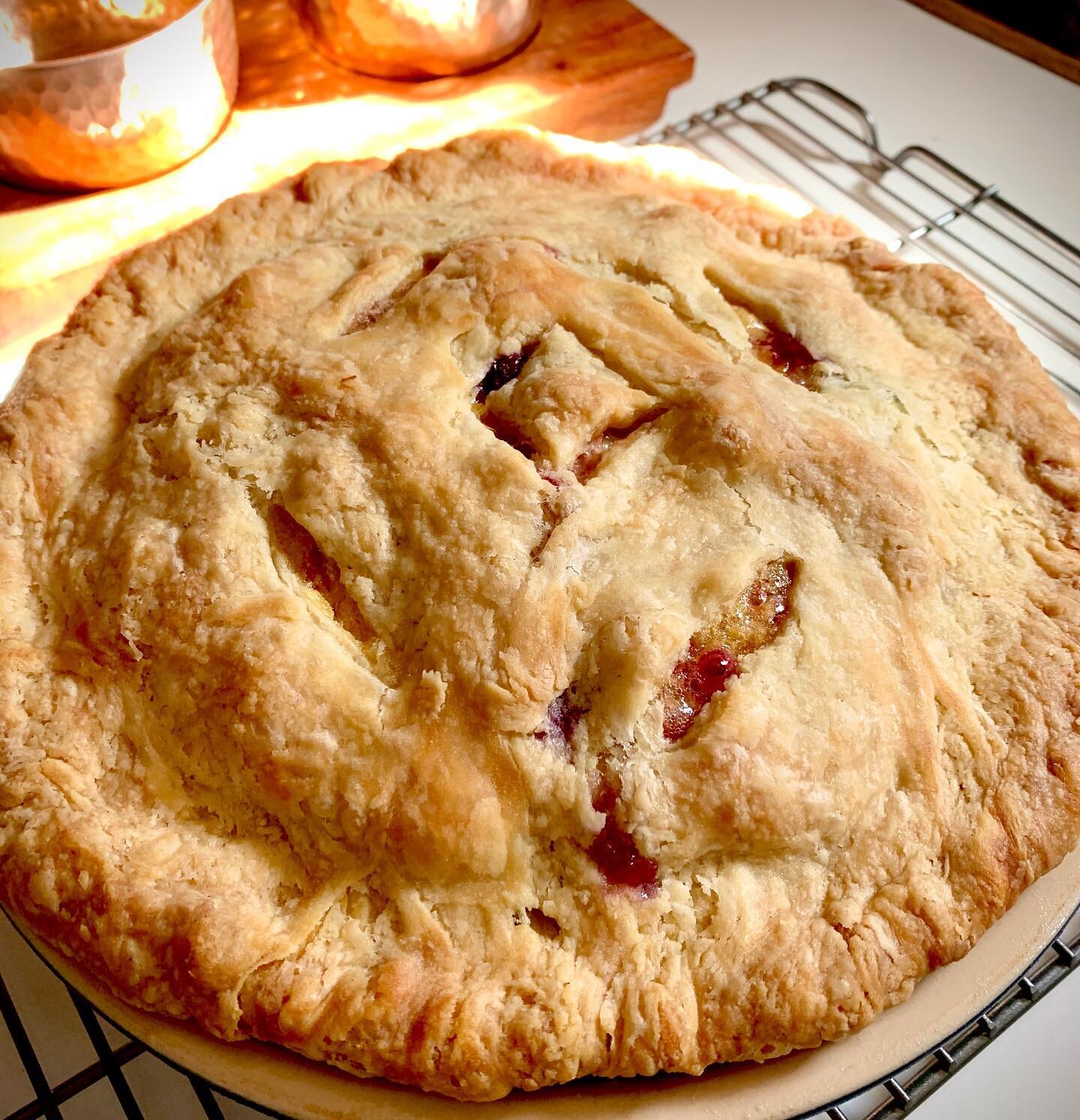 OMG! Yummy 😋 The smells are killing me 🤩🥰

#freshpie #fruitsinseason #delicious #baking