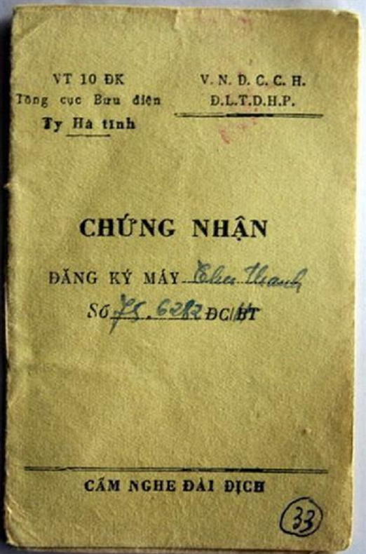 Sổ đăng ký máy thu thanh, giống như đăng ký xe máy bây giờ.