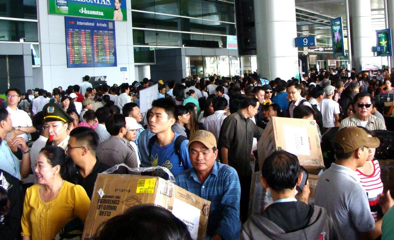 Việt kiều về VN ăn Tết. Nguồn internet.