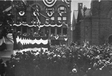 5. President Roosevelt Addressing the Citizens of Fitchburg 1902.JPG