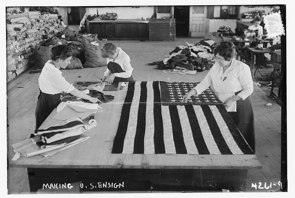 Measuring a Flag at the Brooklyn Navy Yard 1917.jpg