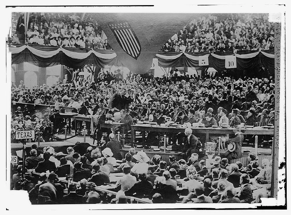 4. Roosevelt Speaking at the First Progressive Party Convention in Chicago, Illinois 1912.jpg