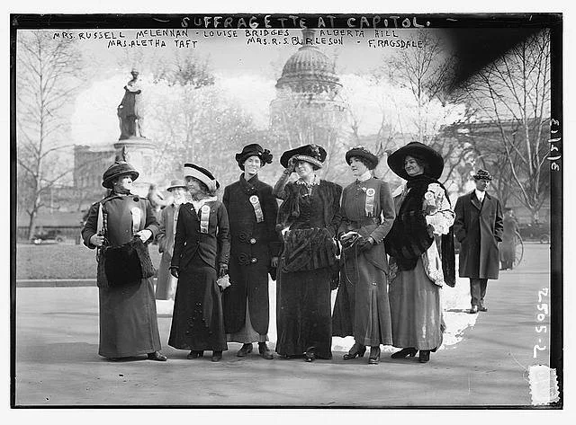 10. 1913 Suffragette March.jpg