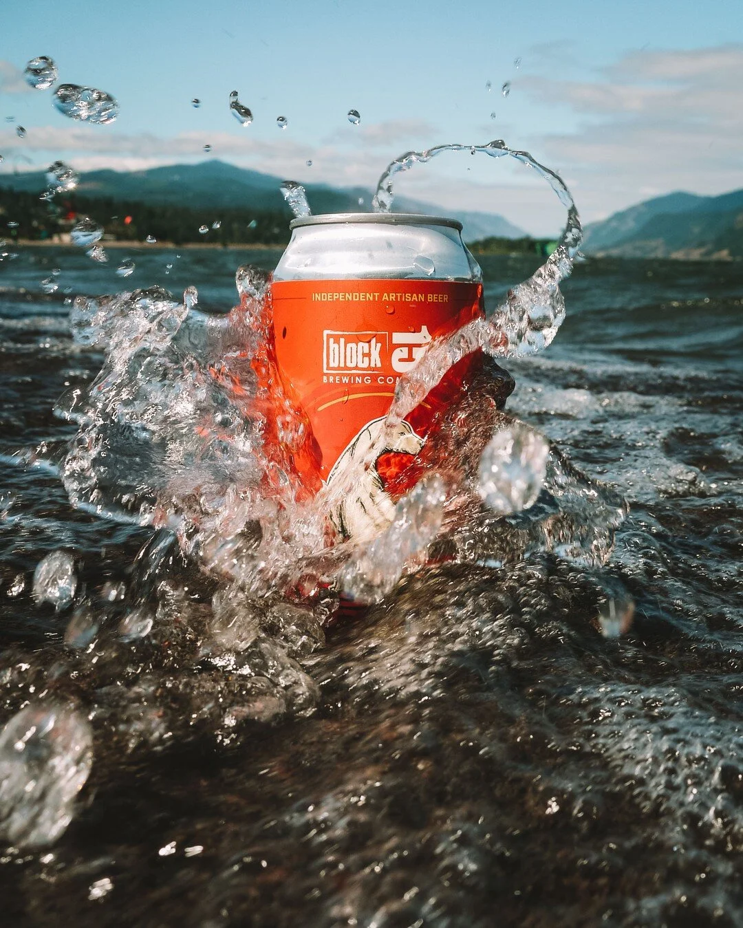 Weekend getaways call for cool waters, a warm breeze and your favorite beer. 

We're gonna hang here for a little while longer. 

#RidgebackRed #Block15Beer #RiverBeers #TravelOregon #DeliveringHoppiness