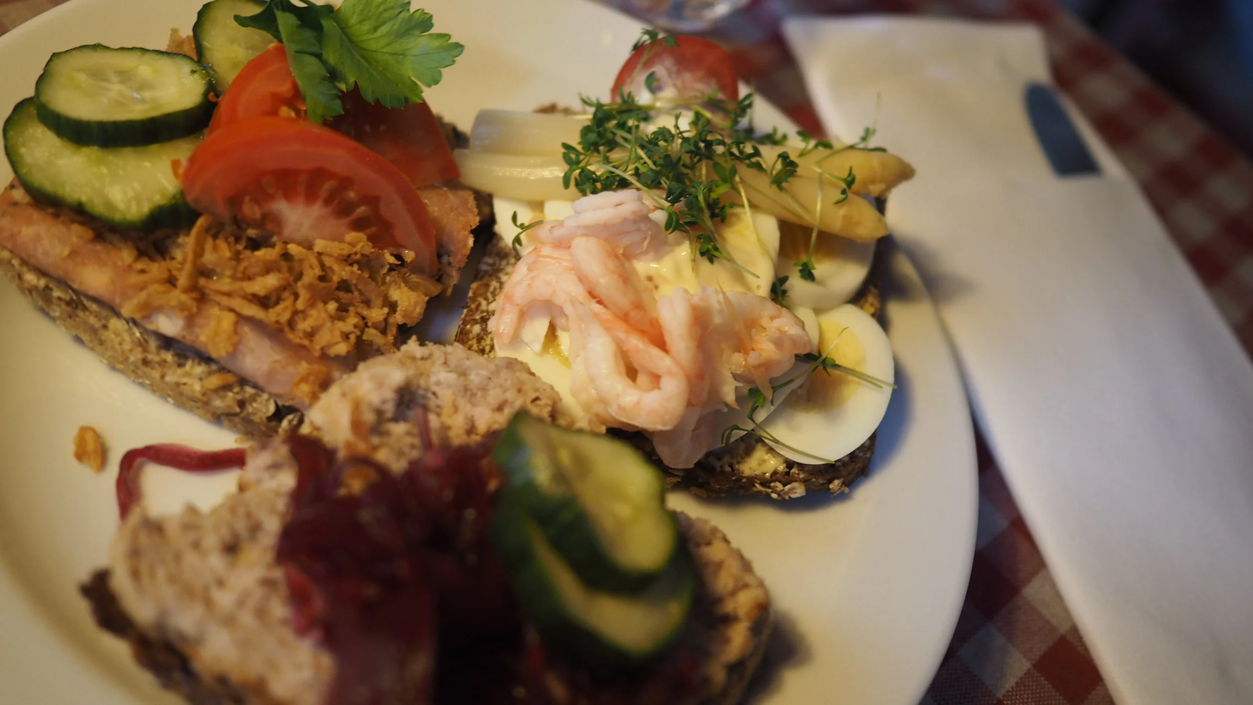 some classic Smørrebrød