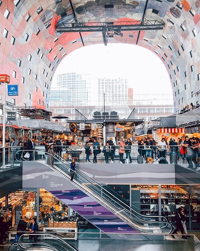 [4/365] #biangtravels
📍Markthal, Rotterdam, Netherlands

As referenced on the previous post, gigantic food hall. Oh my goodness, it was heavenly.

Apartments on the outside, a market hall in the inside. Two of the architects (MVRDV) are also OMA alu