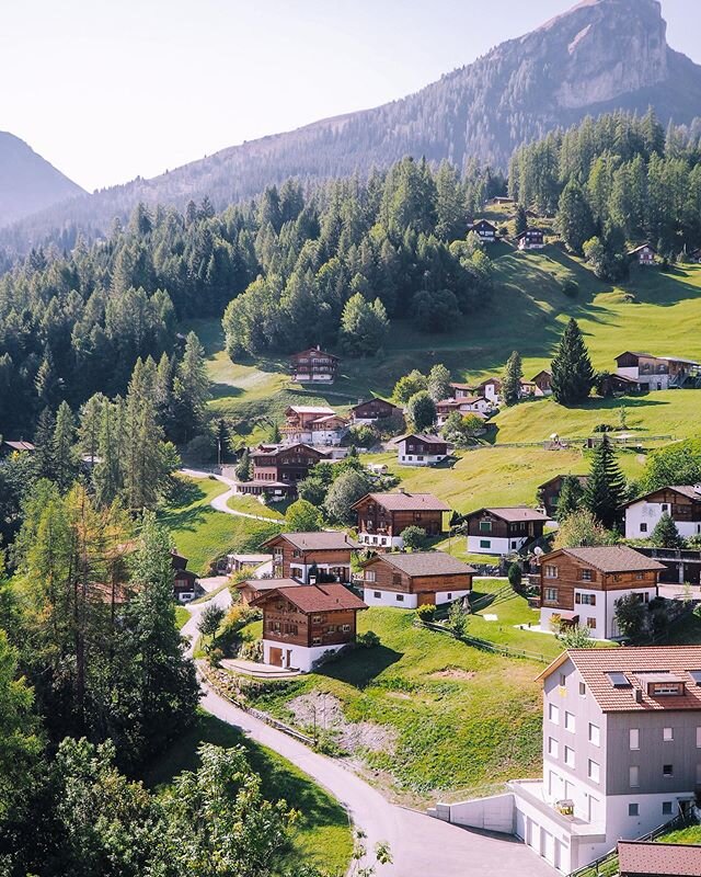 [8/365] #biangtravels
📍 Tschiertschen, Canton of Graub&uuml;nden, Switzerland

I thought this feed needed some green. 💚 😌 Aaahhhh calming green, as calm as my jade roller. 😉 @sunkissedinspo who introduced me to such a &ldquo;wellness&rdquo; tool.