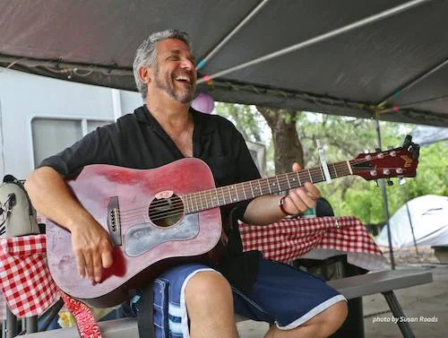 Folksinger Ben Bochner