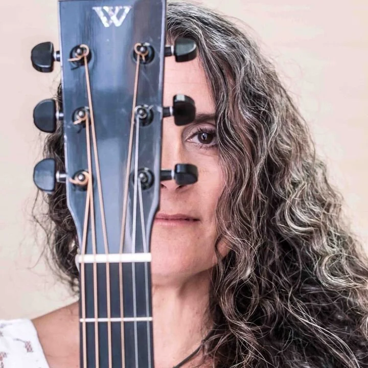 Singer Songwriter Alice Di Micele