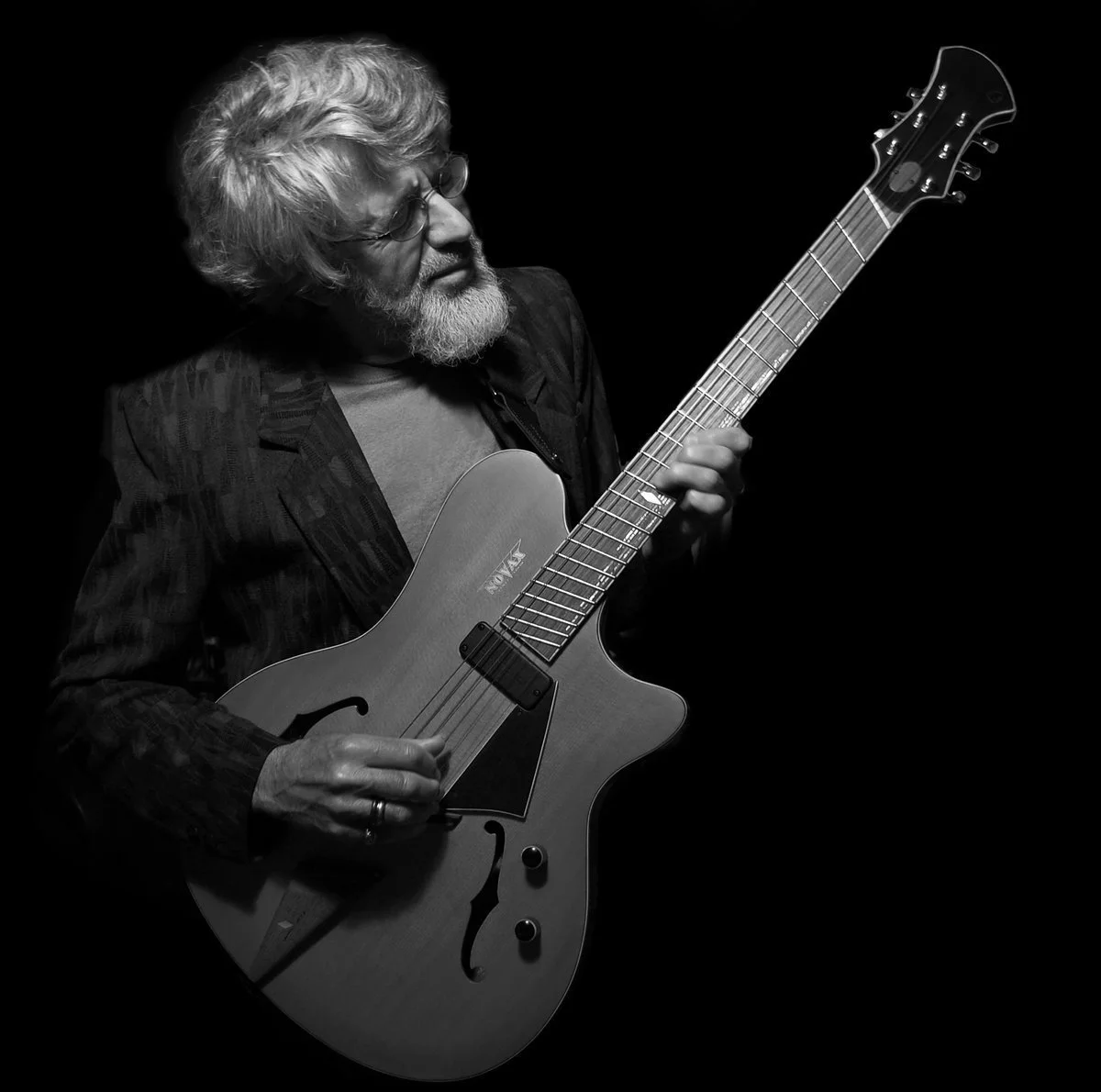  DON LATARSKI AND RUE D'ACOUSTIC - A NIGHT OF FUNK-INFUSED ACOUSTIC JAZZ-GRASS