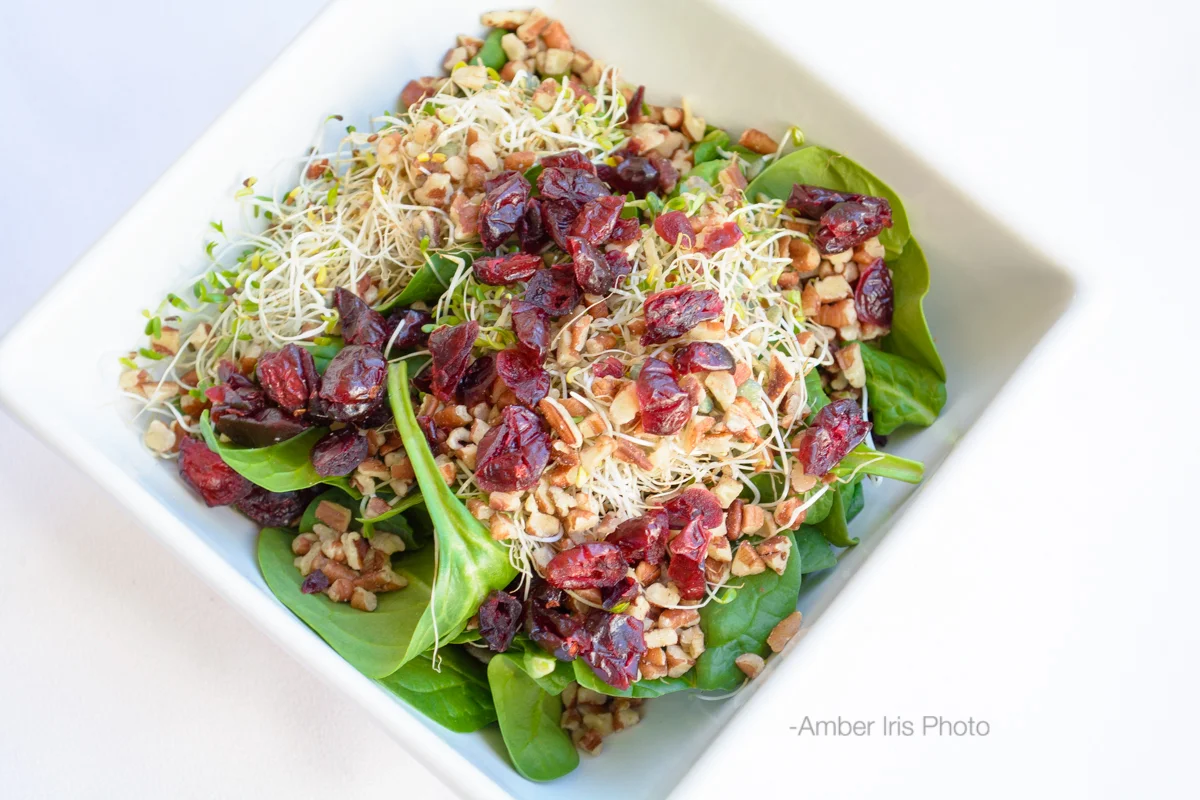 Delicous-spinch-salad-you-should-try .jpg