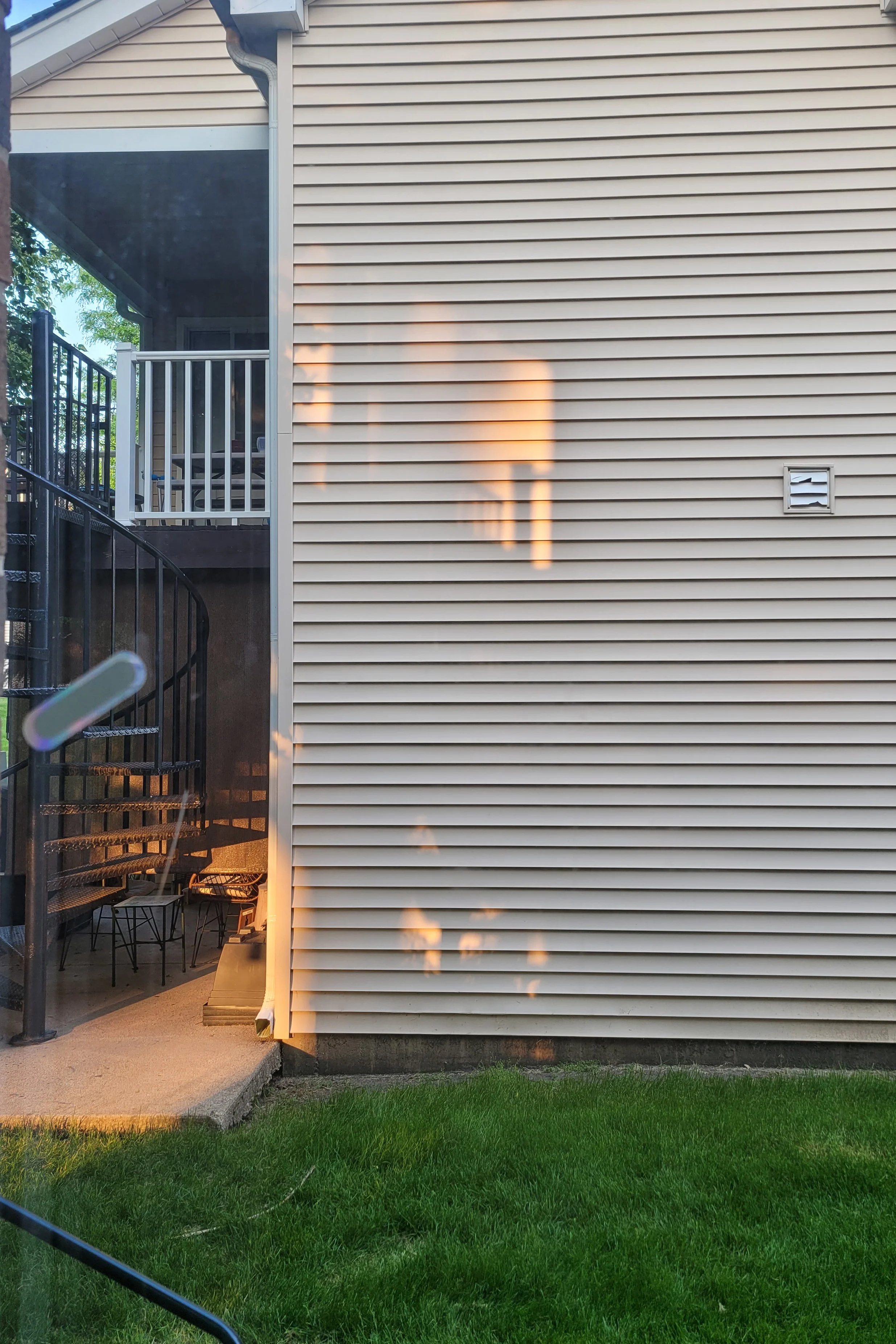 Light 13.jpg