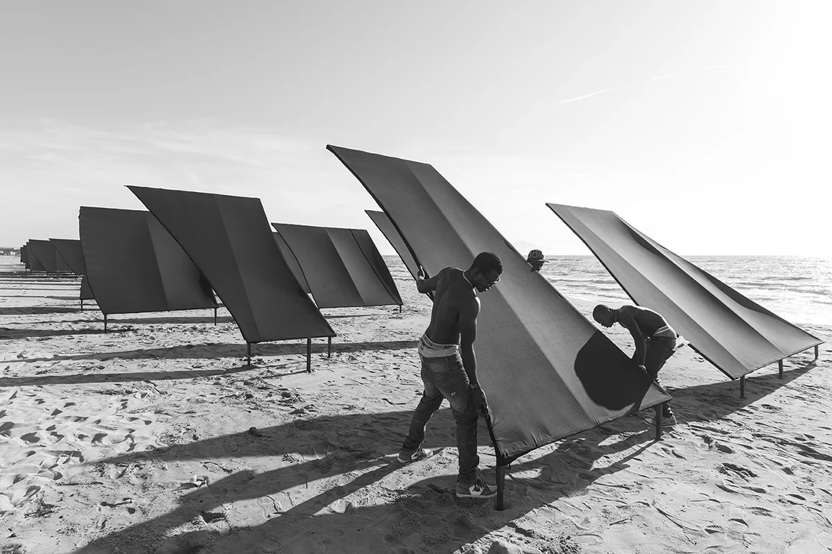 - La terra di Nessuno 100mx15m 2014 foto Luciano Romano.jpg