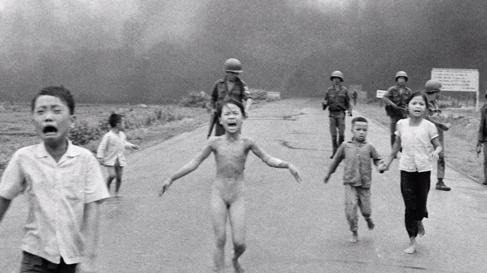 Nick Ut © Napalm Girl, 1972 - Ap Photo.JPG
