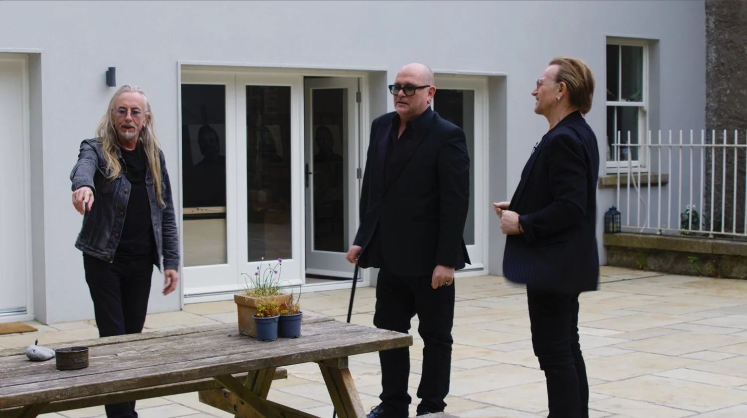 GUGGI_FILMSTILLS_4.jpg