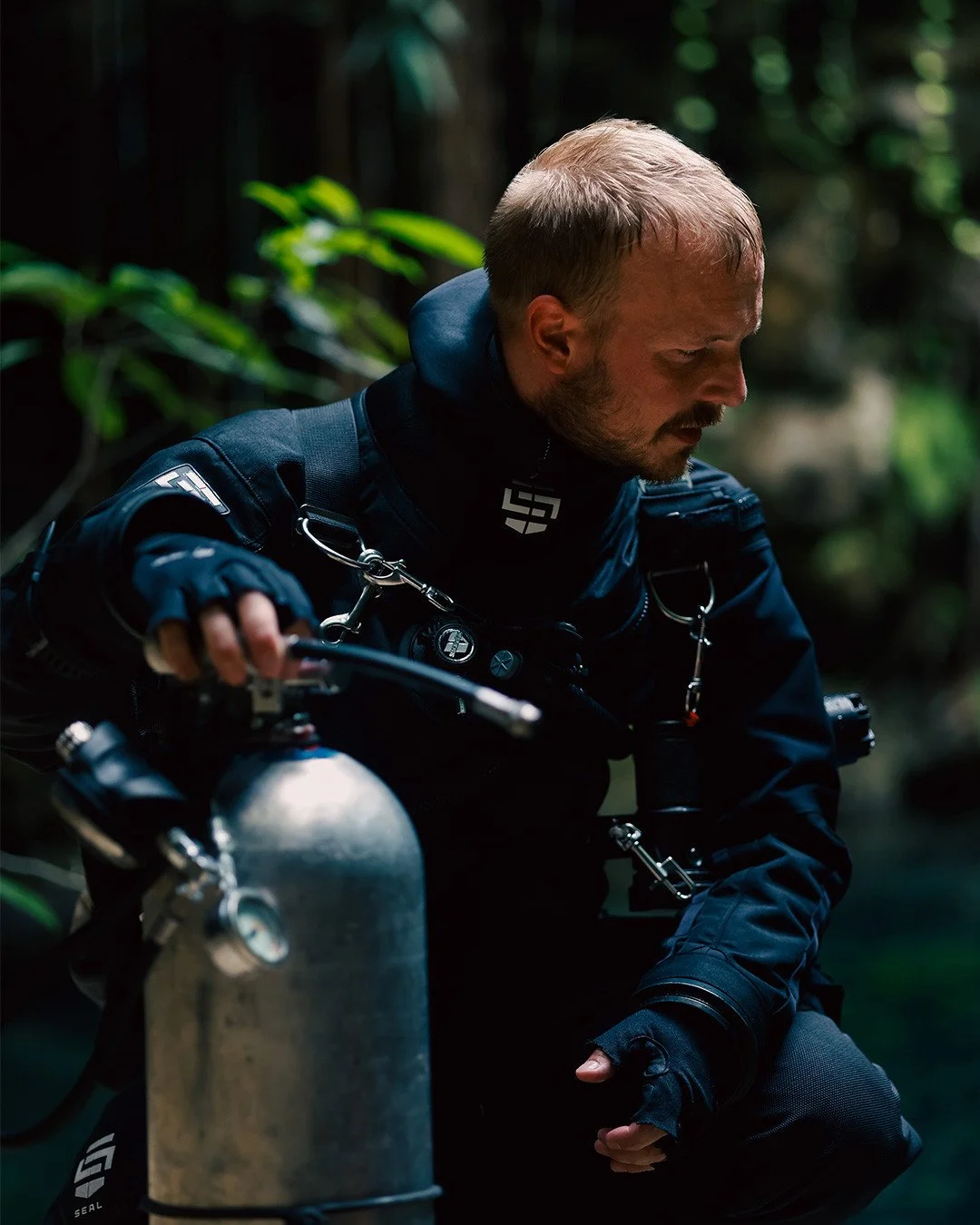 It's now officially 2 years ago since I shot and produced my first ever mini-documentary &quot;Into Earth&quot; together with a few good friends in Playa Del Carmen, MX. Since then it has been reviewed for articles and film festivals and also managed