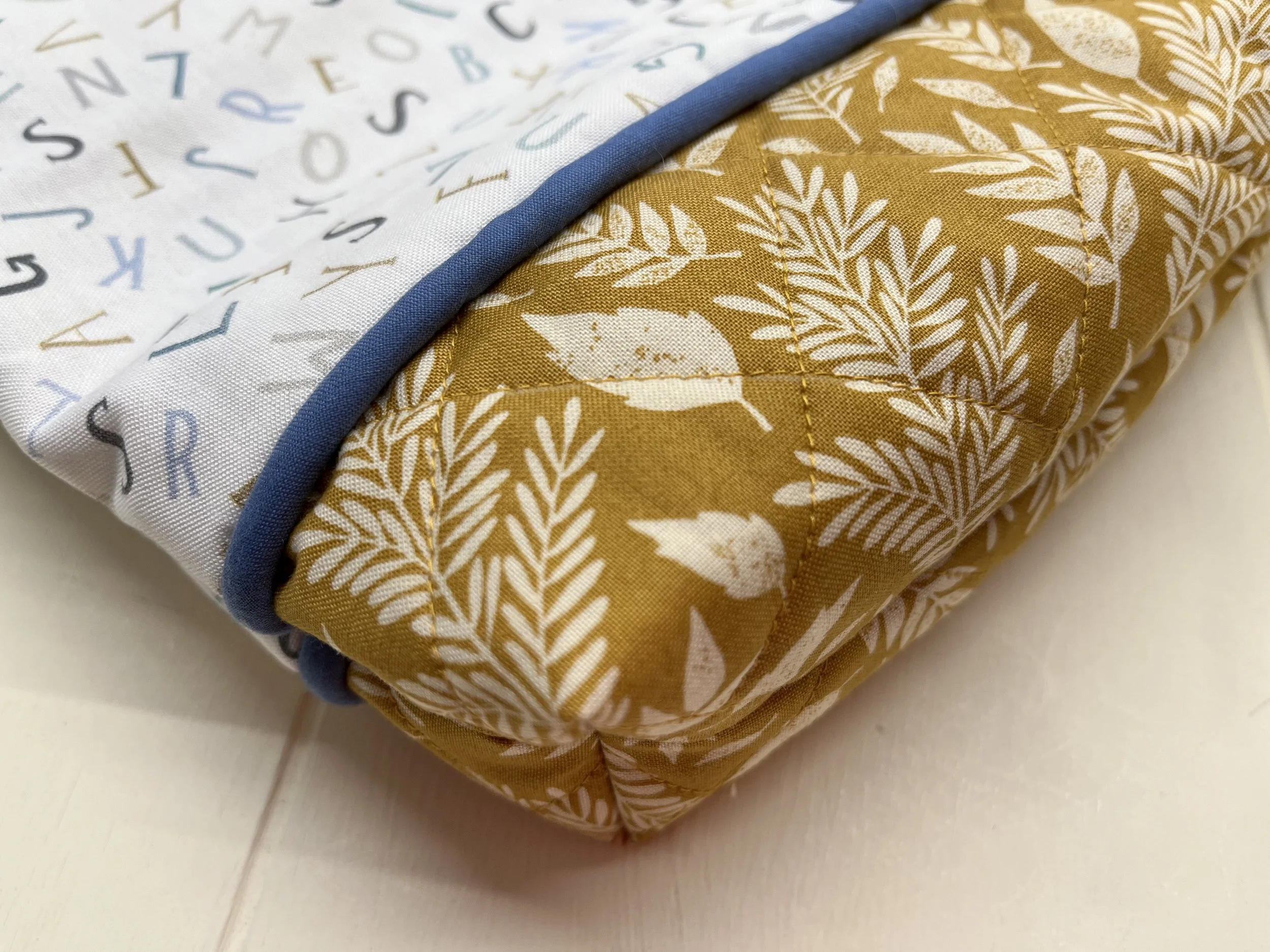 Zipped-pouch-half-yard-workshop-Hometown-Rochester