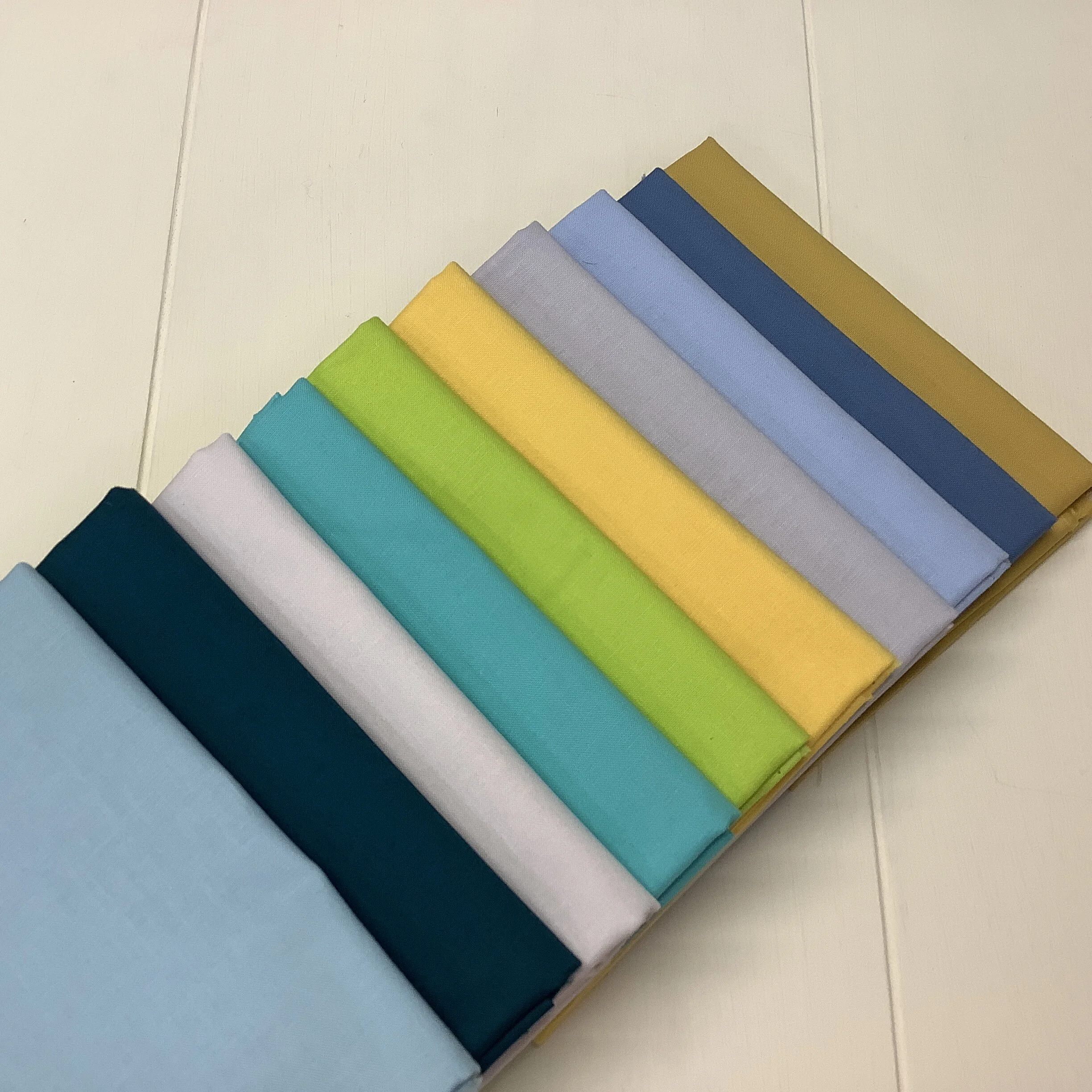 Spectrum-solid-plain-cottons-Makower-Hometown-Rochester-UK