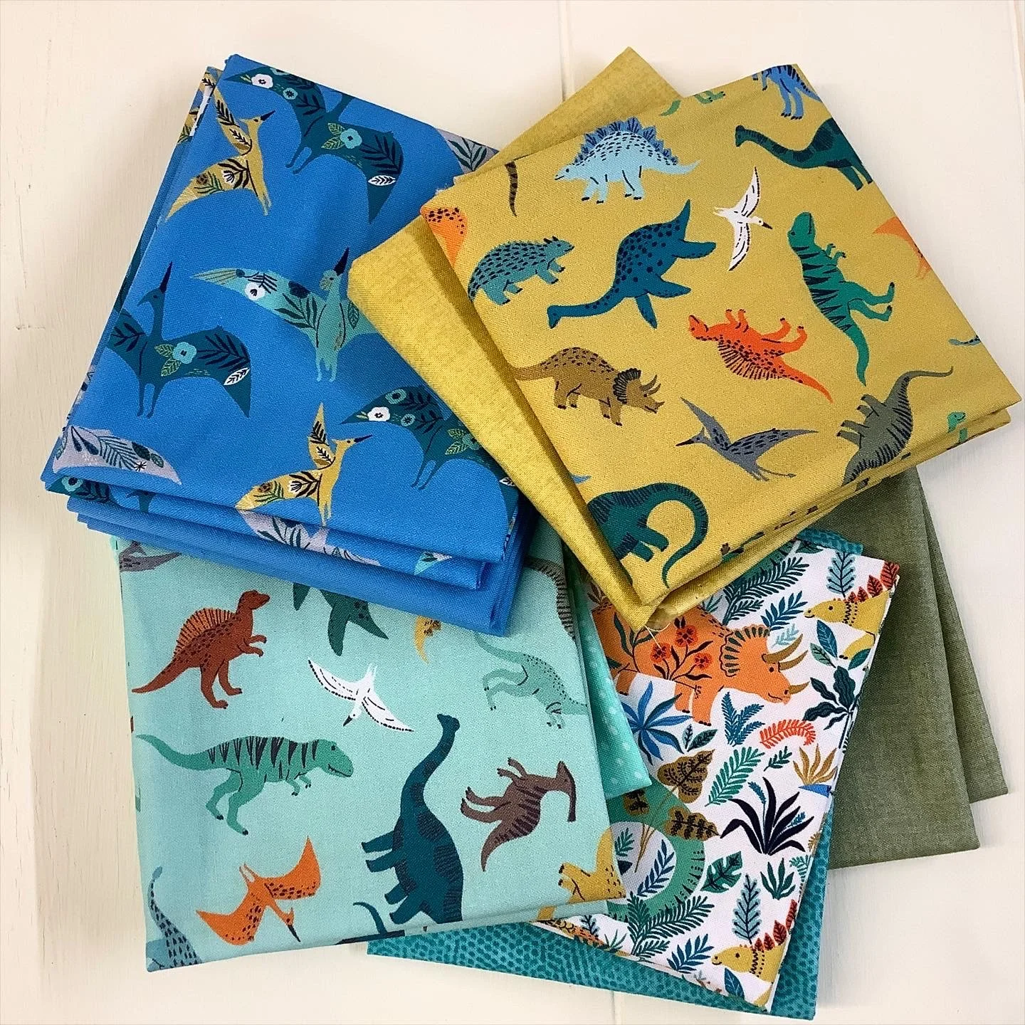 Roar Dinosaurs quilting fabric from Dashwood