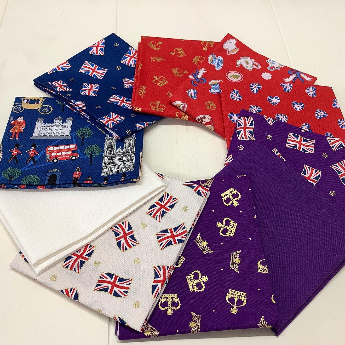 🇬🇧 Let&rsquo;s talk Coronation weekend! 🇬🇧

On Saturday, Hometown will be open in the afternoon. We&rsquo;re also open on Sunday (it&rsquo;s the first Sunday of May) 11-3. 

Plus, we only have 2 Coronation bundles left (ideal for napkins; simply 