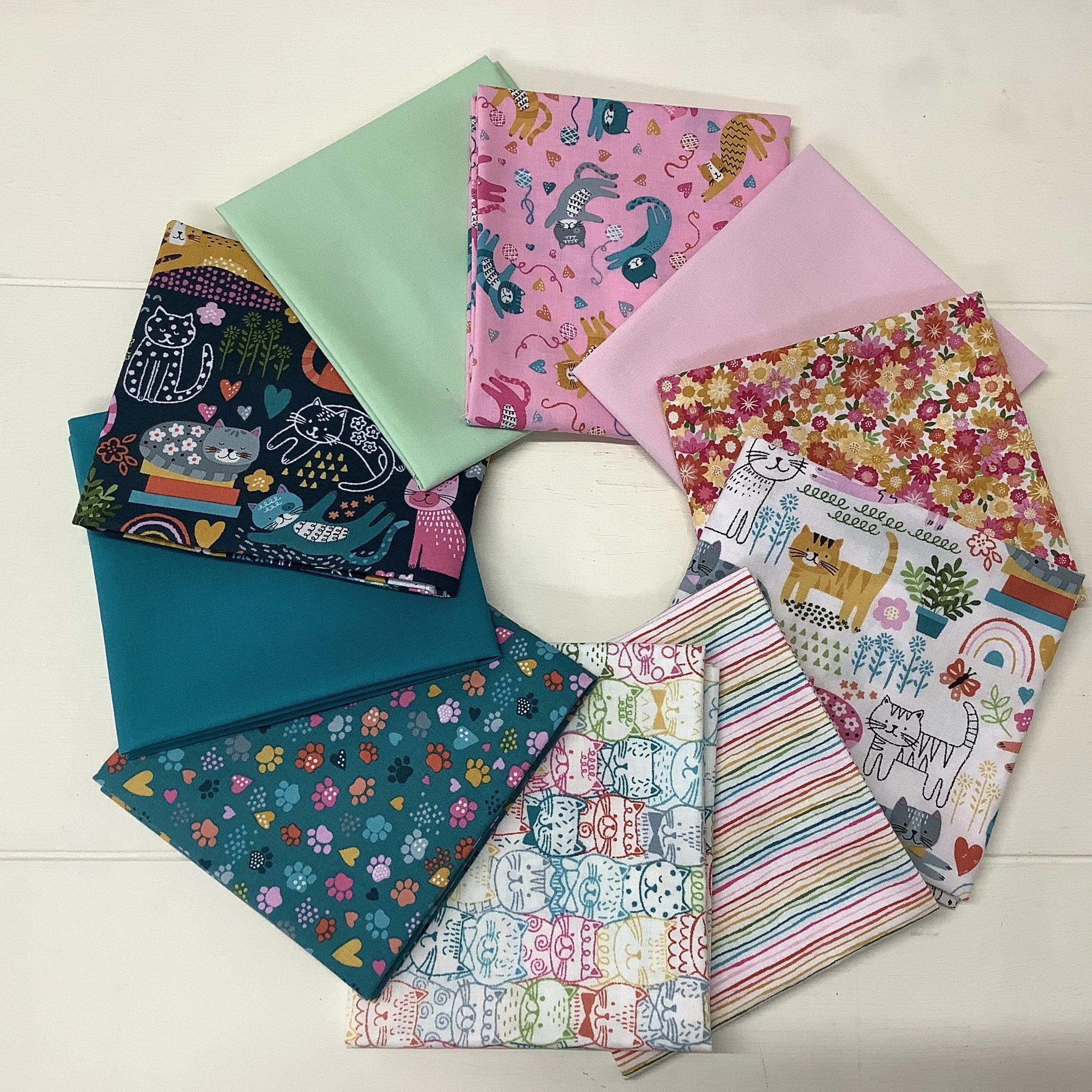 Whiskers-fat-quarter-bundle-Makower-Hometown-UK