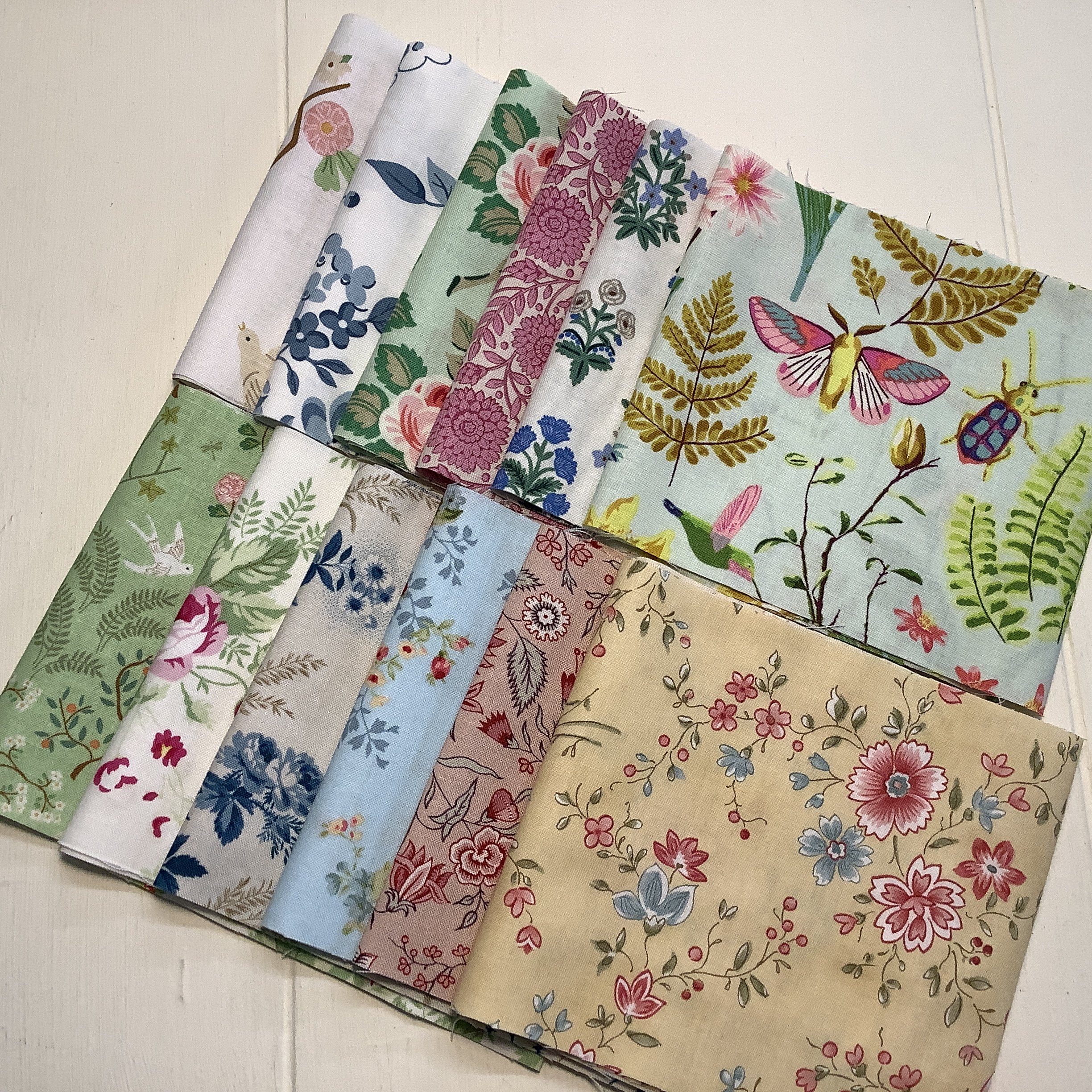 Bridgerton-sweet-treat-bundle-UK-shop-Hometown