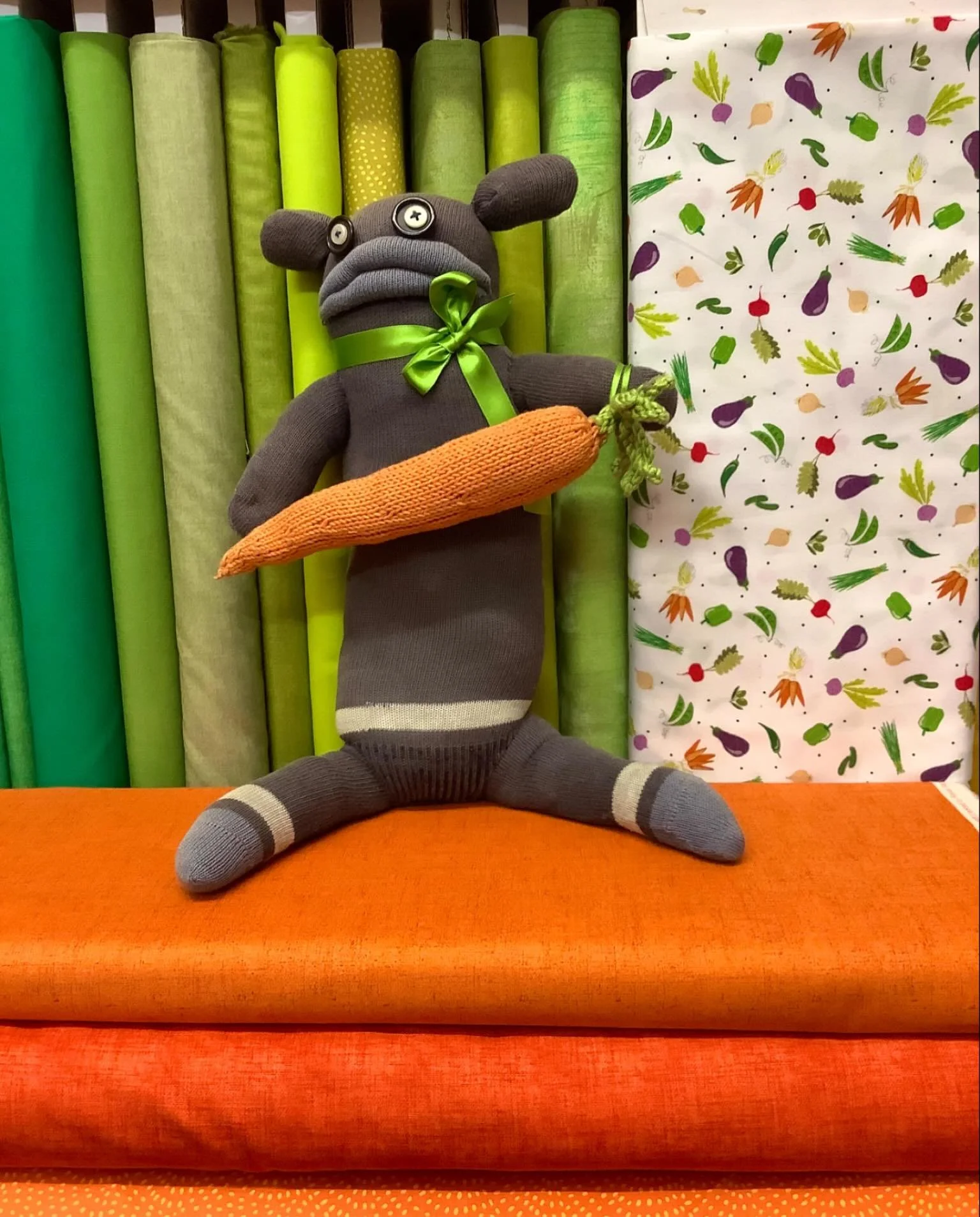Evening folks, Sid here. It’s been a while. I just wanted to remind you all that it’s #britishcarrotday2025🥕 today. I would have posted earlier, but Marion said she was too busy to take my photo and also couldn’t remember where she