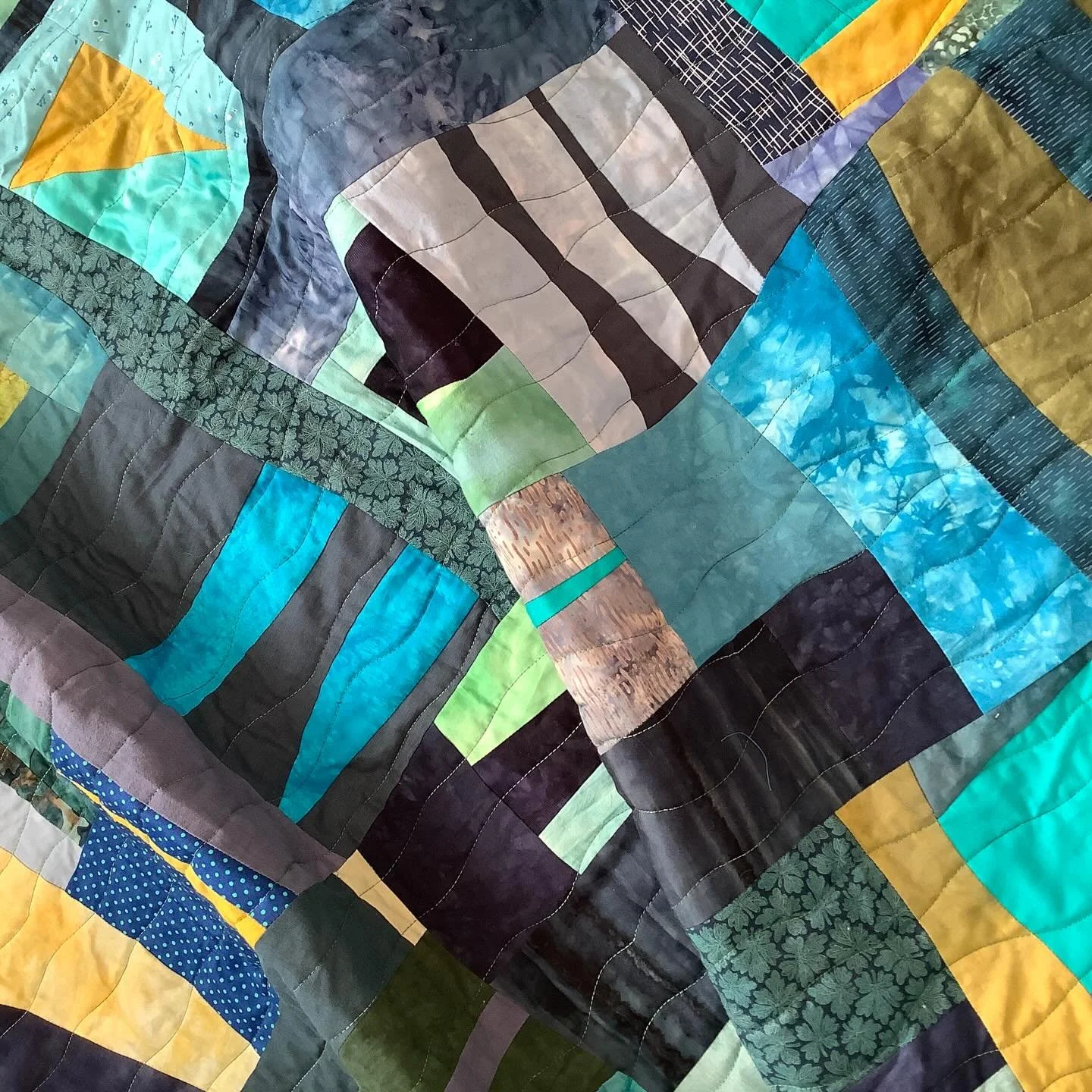 What&rsquo;s this? A new quilt? Yes, indeed! Appearing in a shop window near you very soon!