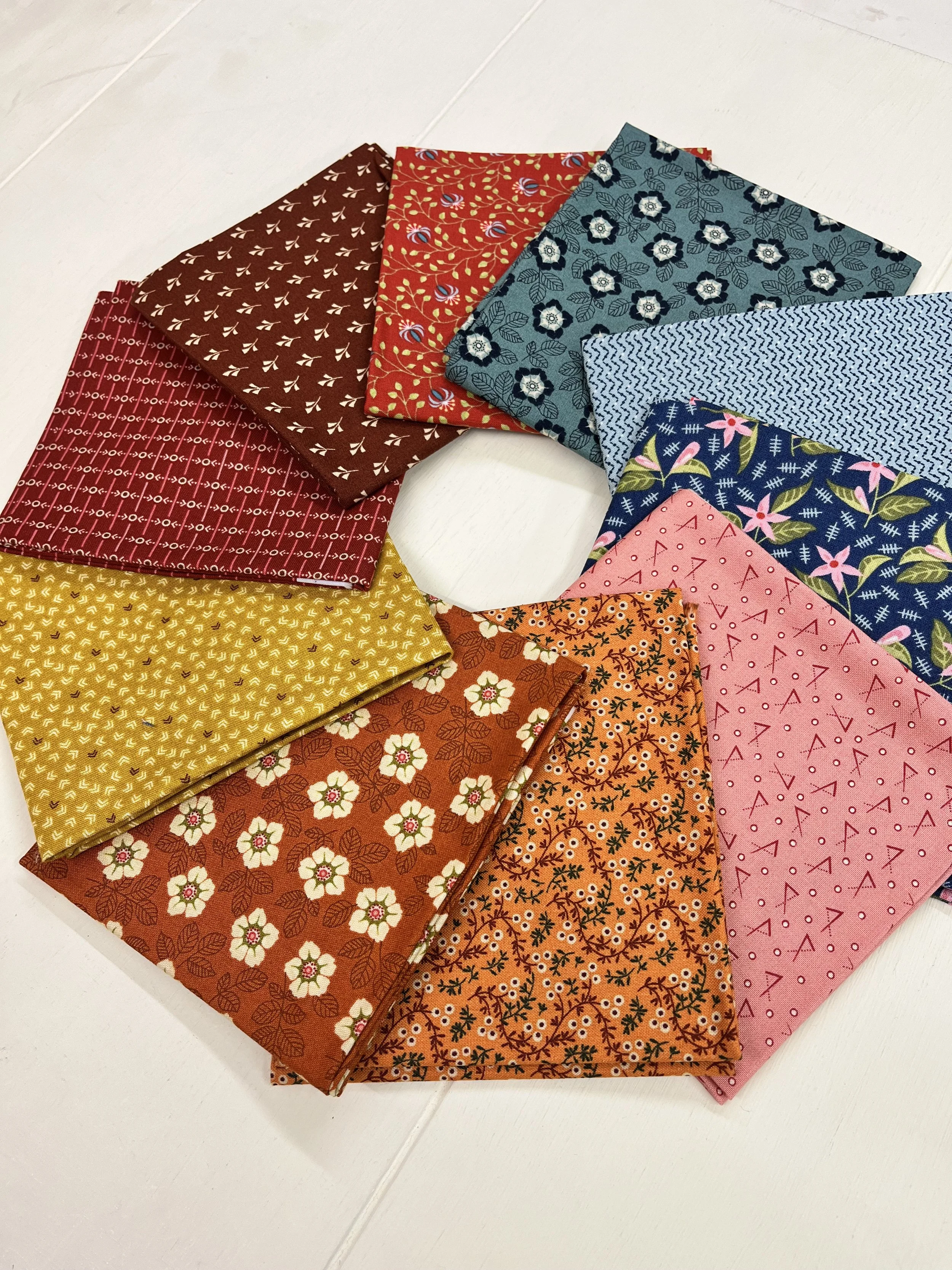 Ellies-Quilt-Place-fat-quarter-bundle-Hometown-UK