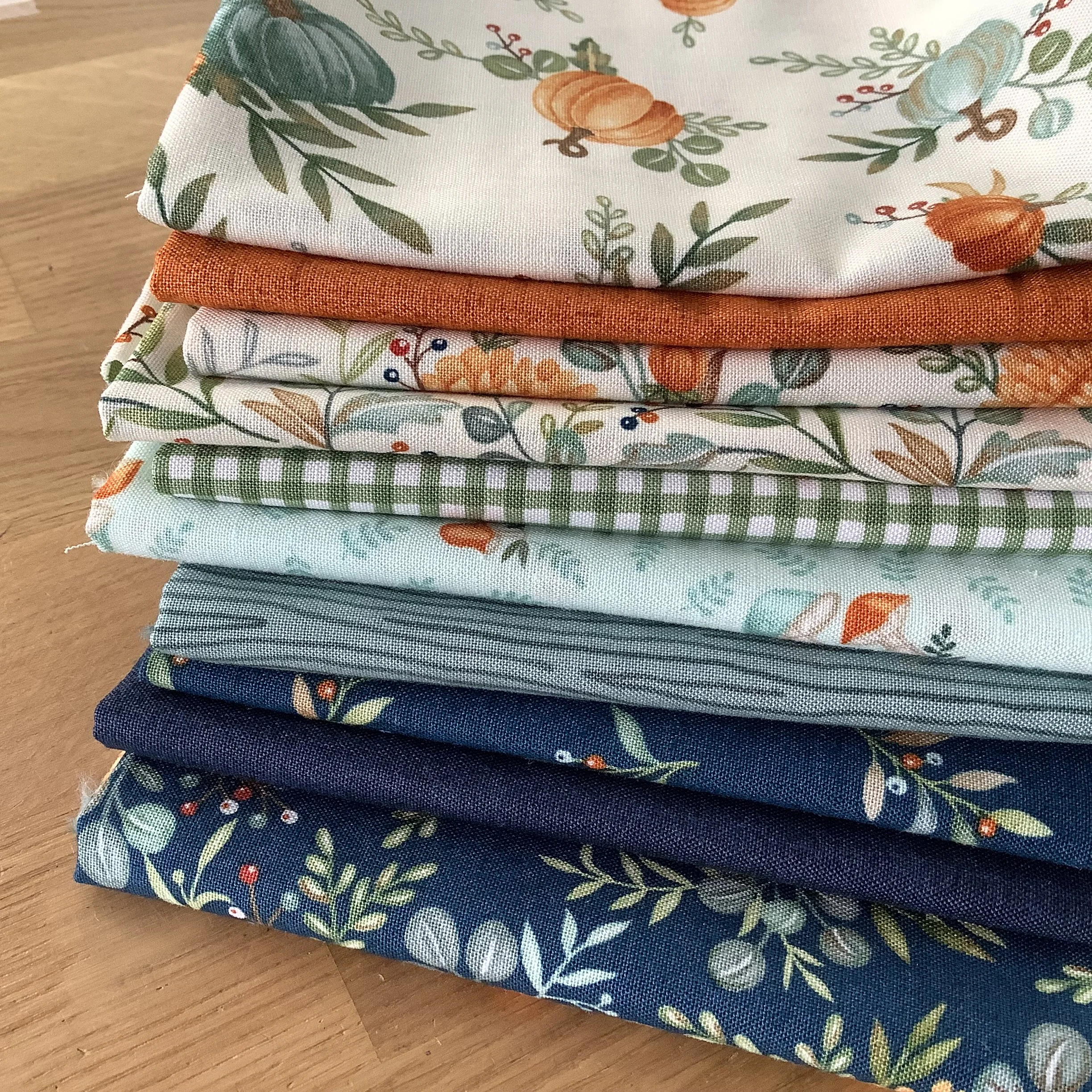 I-love-fall-fat-quarter-bundle-Hometown-Rochester-UK