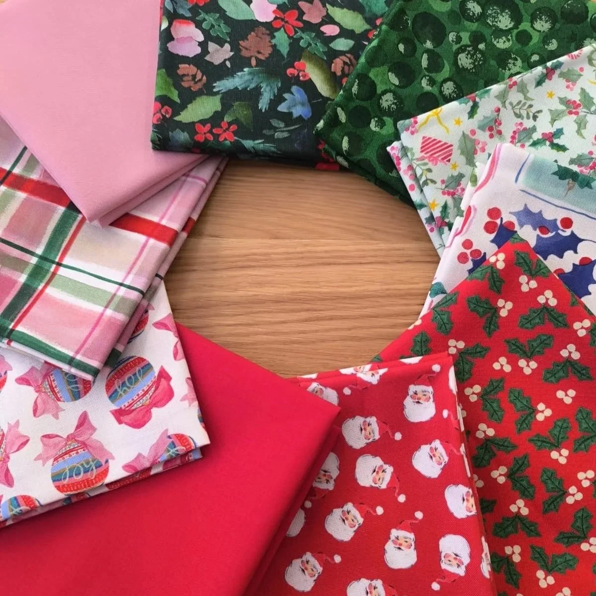 Merry-Happy-Christmas-fat-quarter-bundle-Hometown-Rochester-UK