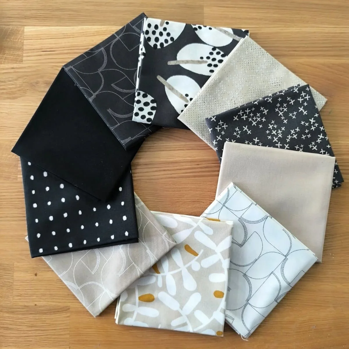Mira-fat-quarter-bundle-Moda-Hometown-Rochester-UK