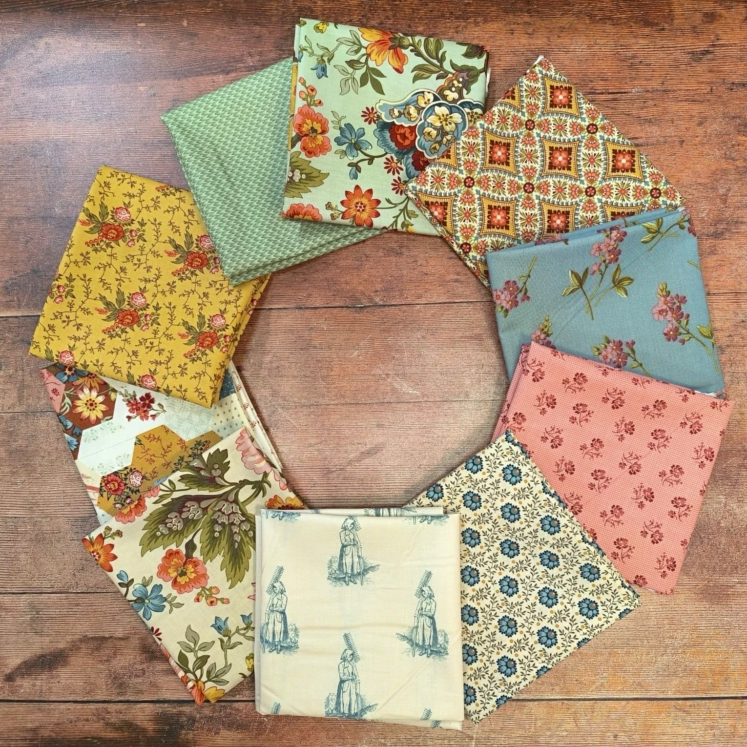 Farmers-Daughter-fat-quarter-bundle-Hometown-Rochester-UK