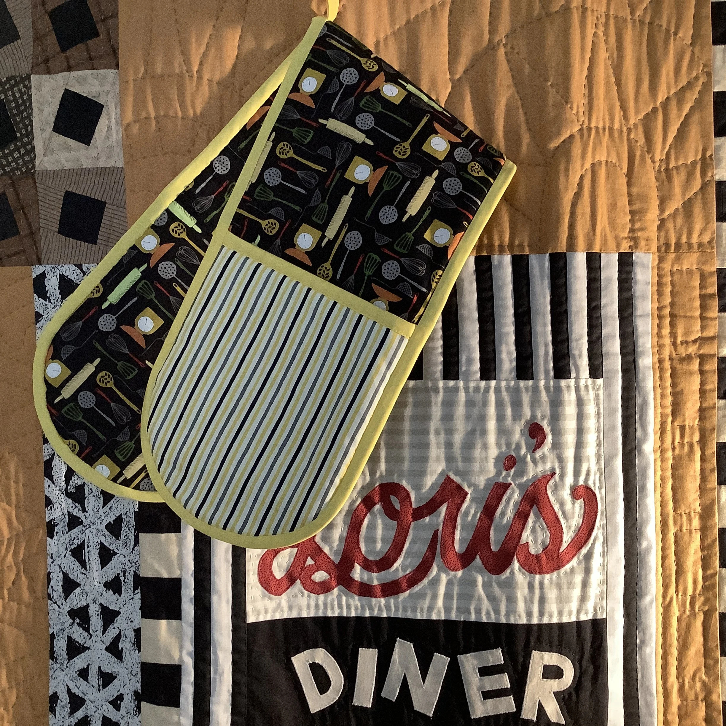 Oven-gloves-half-yard-workshop-Hometown-Rochester