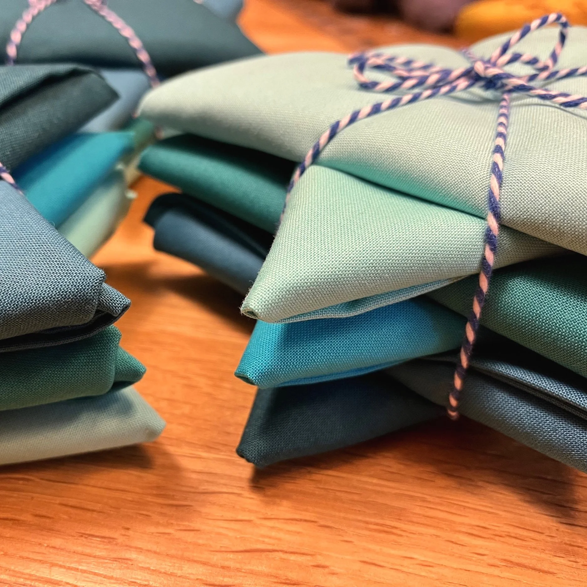 Solid-colour-fat-quarter-bundle-turquoise-UK-shop-Hometown-Rochester