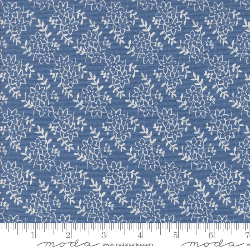 Larking-24633-15-Moda-Hometown-UK-quilt-shop