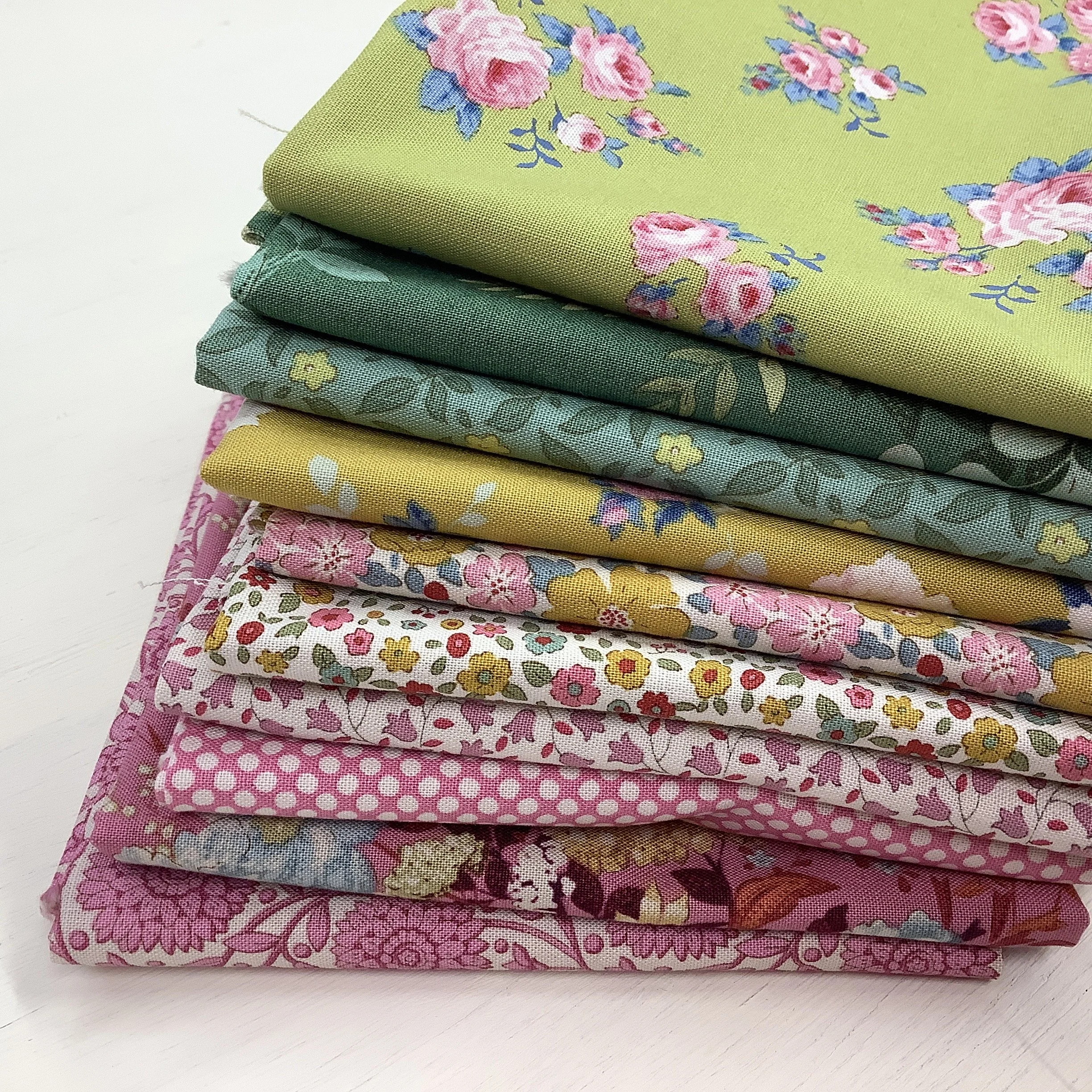 Tilda-fat-quarter-bundle-UK-quilt-shop-Hometown-Rochester