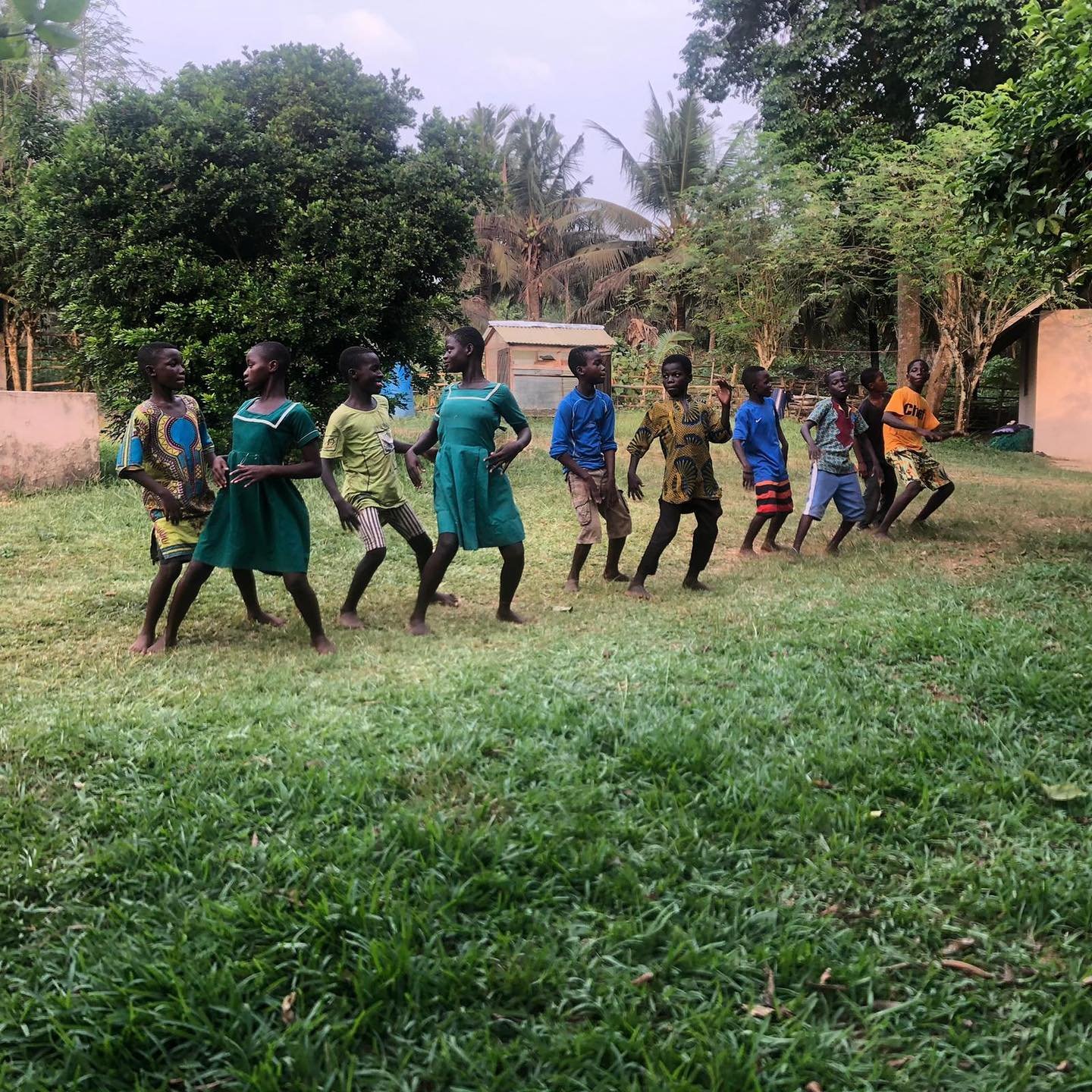 Traditional Drum and dance class with young students at @trinity_yard_school! 

Congratulations to everyone involved for the effort and determination to makr this program happen! 🇬🇭🎶🌍🪘🙌

&bull;
&bull;
&bull;

#soundsofafrica
#musicxchange
#nonp