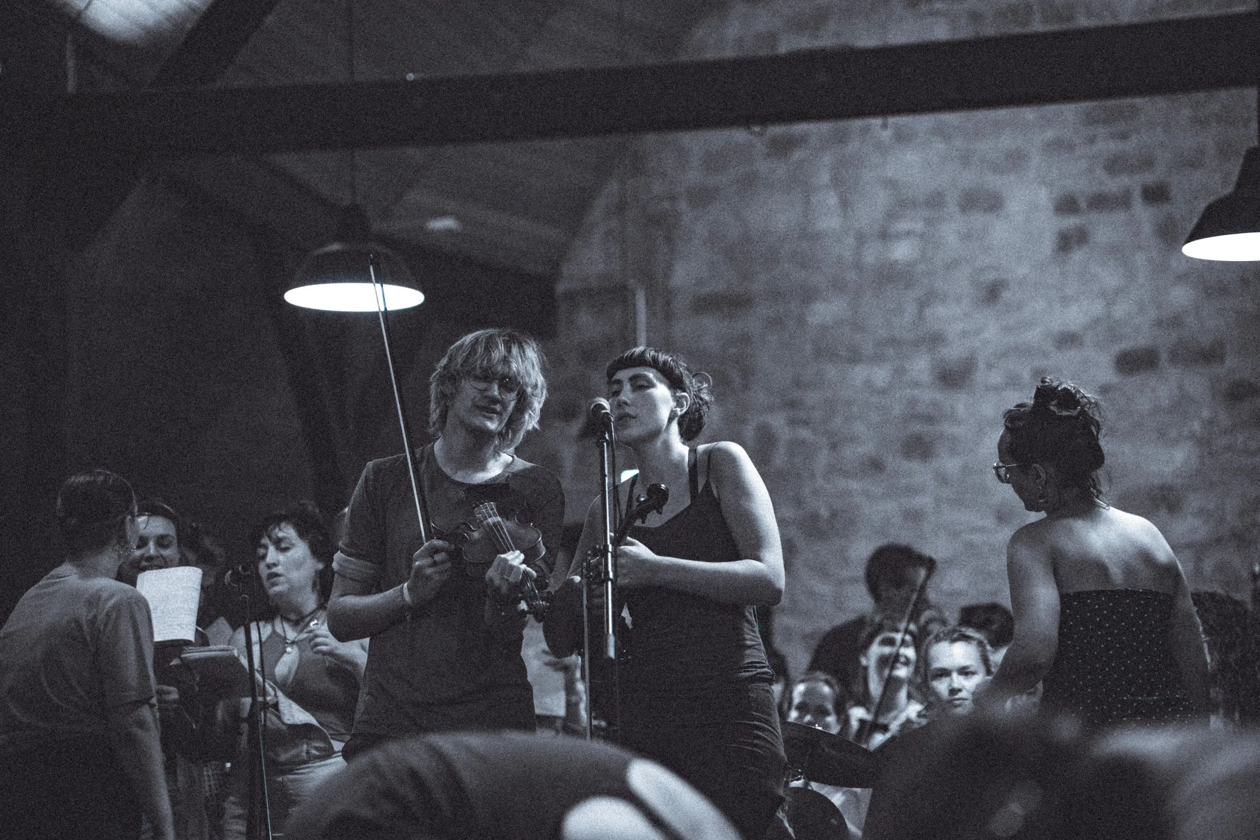 Tóchar &amp; La’l Tethera: Traditional folk from the British Isles and Beyond