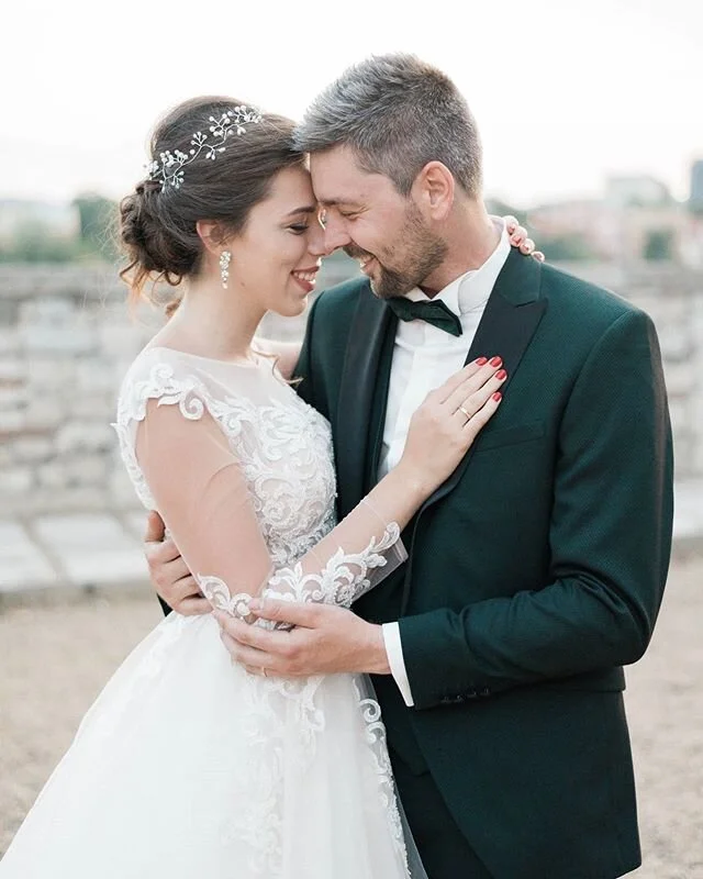 Just hold her close &bull;
&bull;
&bull;
&bull;
&bull;
#belovedweddings #hochzeit #fineartwedding #braut #esk&uuml;vő #fineartweddingphotographer #mik #hungarianwedding #theknot #weddinginspo #weddingday #bridetobe #bride #menyasszony #destinationwed