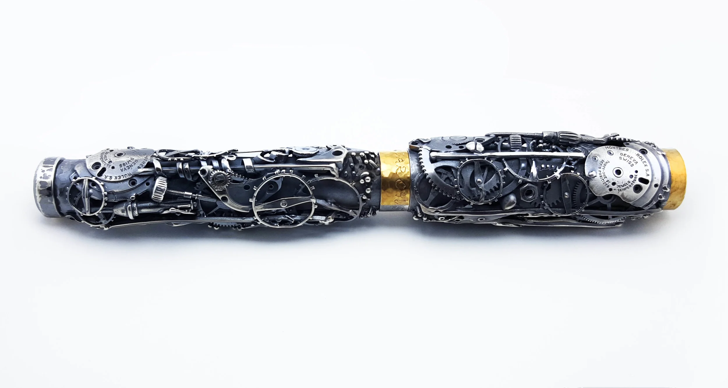 Crown& Gear Pen White BG 01 reduced.jpg