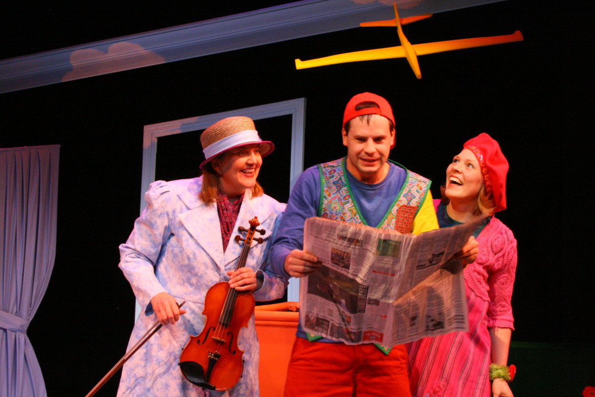 Julie Gabel, Jason Engstrom, and Valarie Andrews in Noodle Doodle Box (2008).