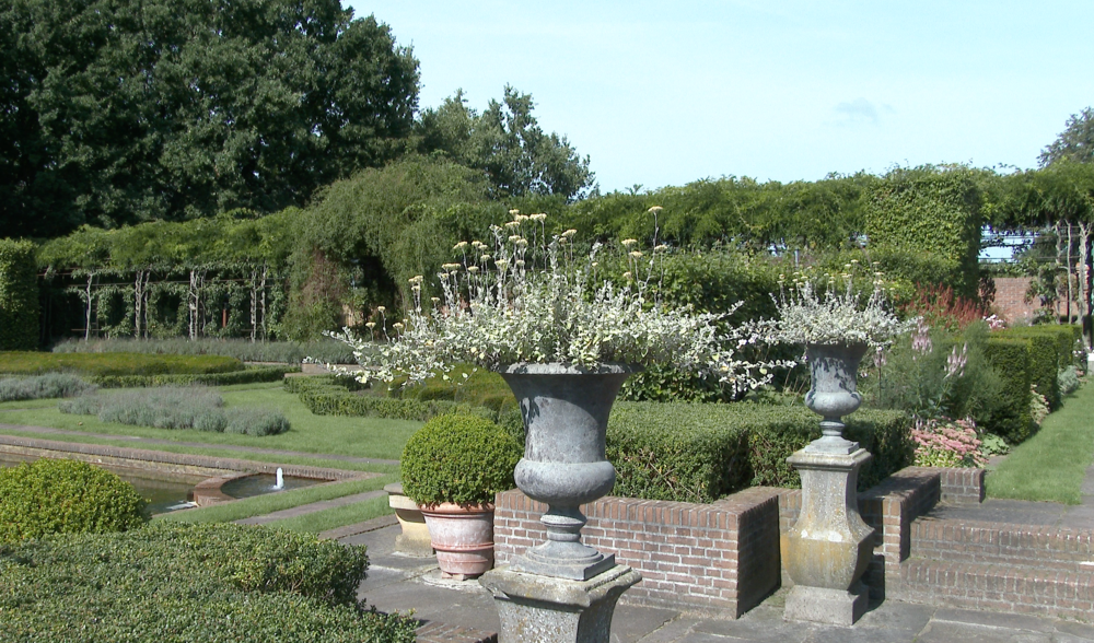 English Garden designed by Janneke van Groeningen-Hazenberg.