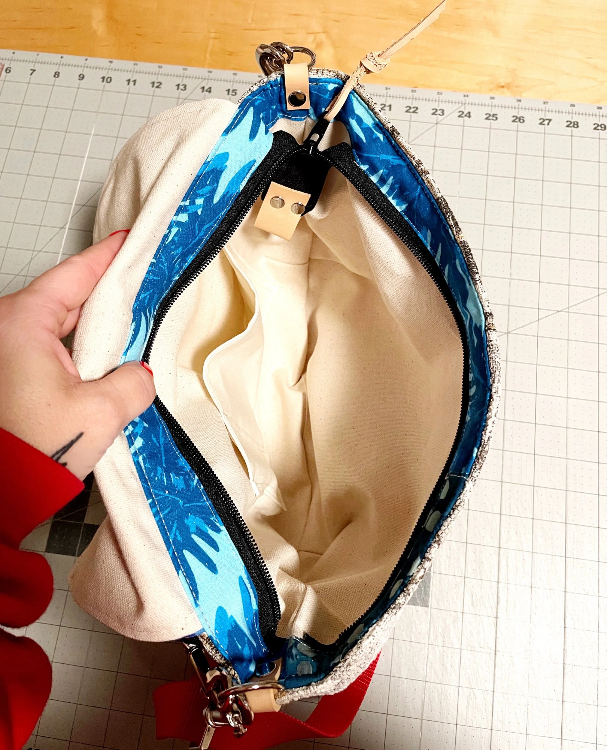 40B711E5-F247-4CCD-9C49-4EB37717988E