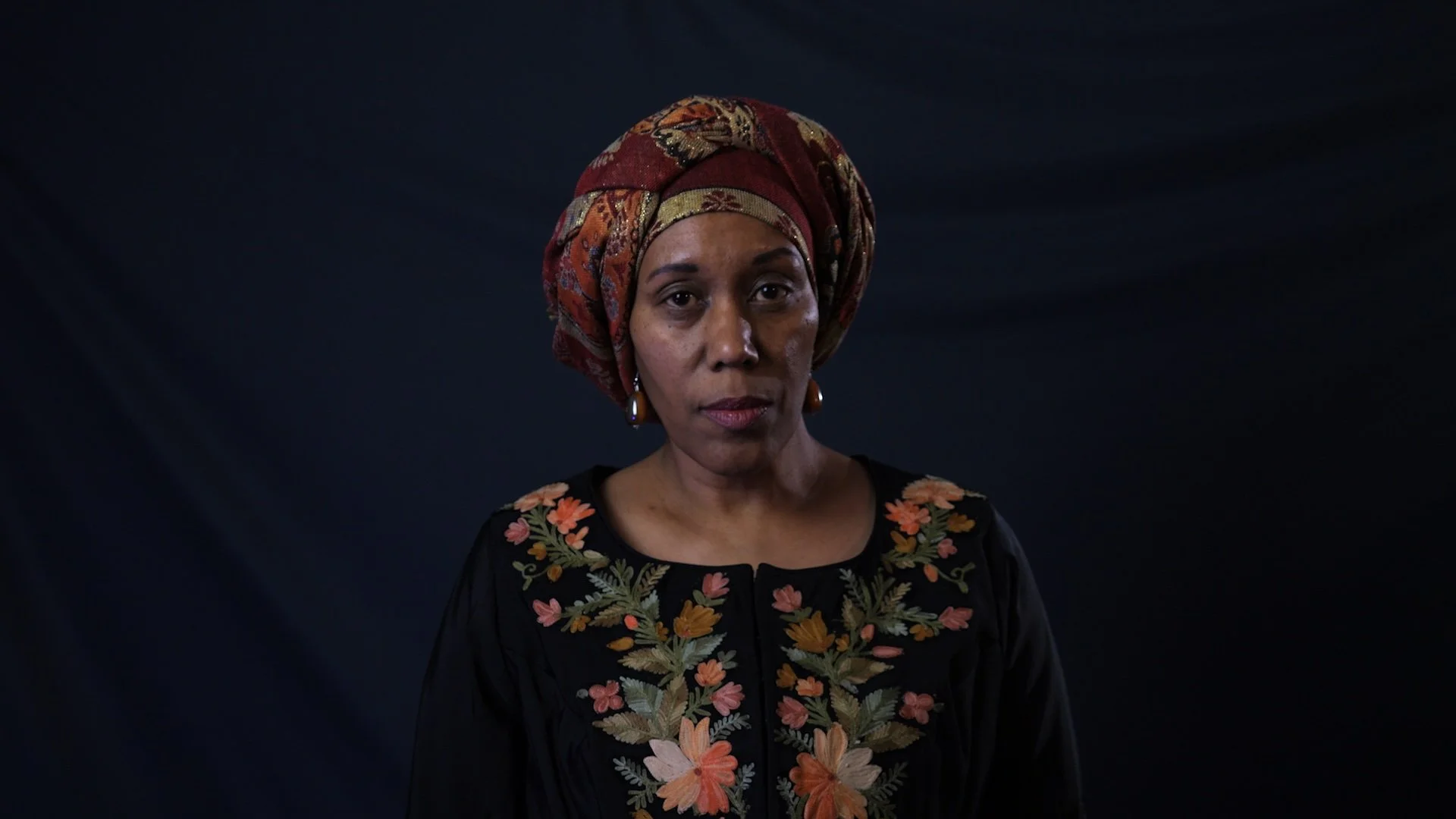 MADAM QUEEN.00_08_38_08.Still034.jpg