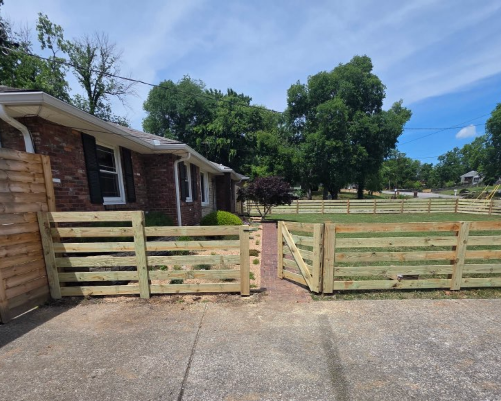 Modern Horizontal Wood Fence – Nashville, TN