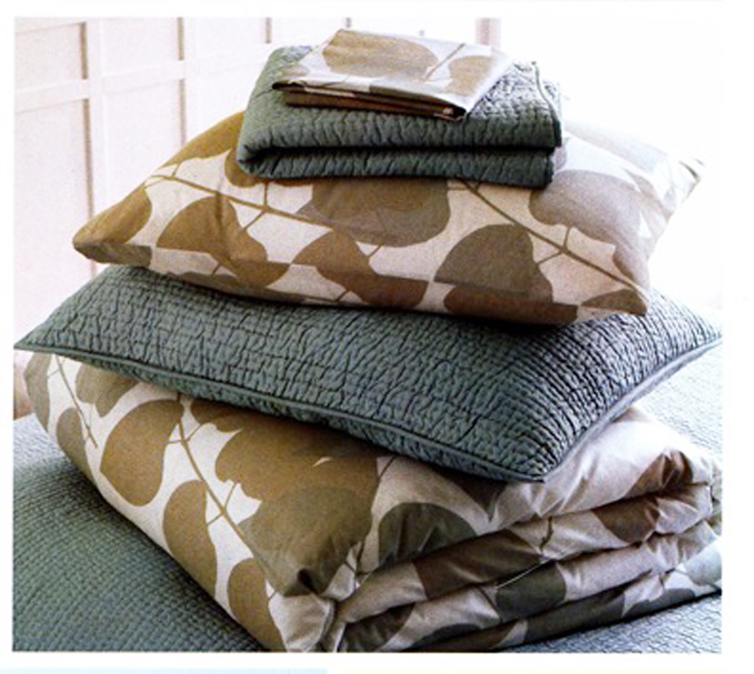 Dana Renninger, Photo Stylist, Chicago, Crate & Barrel, Softgoods