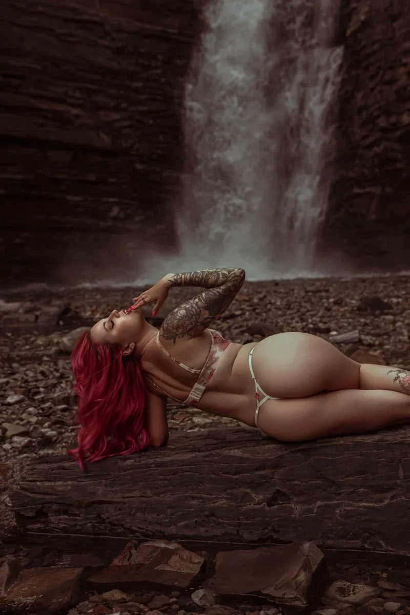 Alberta-waterfall-chaser-boudoir-adventure-5.jpg